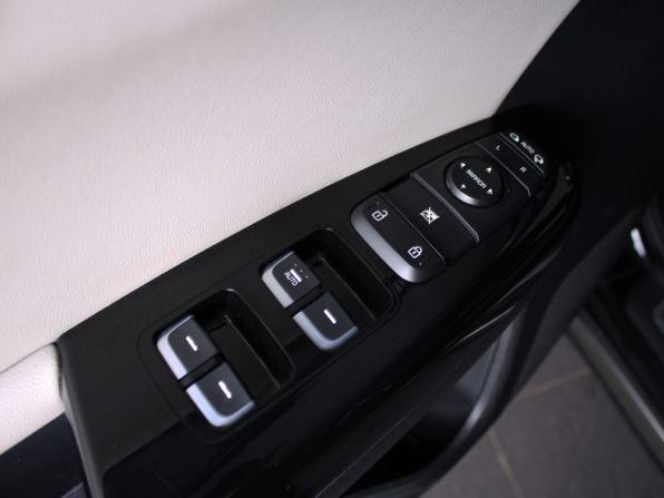 Kia Sportage IV с пробегом 2018 года, цена 2 050 000 рублей, 123514 км, внедорожник, Автокод Объявления