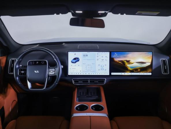 Li Auto (Lixiang) L7 I Рестайлинг с пробегом 2024 года, цена 6 400 000 рублей, 16000 км, внедорожник, Автокод Объявления