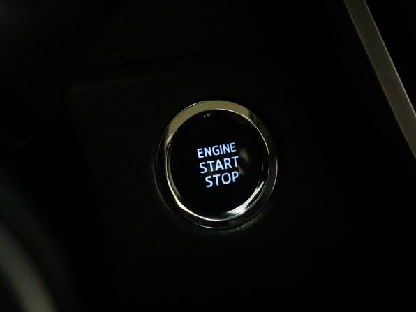 Toyota Camry VIII (XV70) Рестайлинг с пробегом 2023 года, цена 3 549 000 рублей, 38350 км, седан, Автокод Объявления