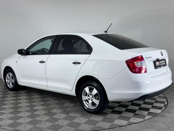 Skoda Rapid I с пробегом 2016 года, цена 1 045 000 рублей, 107609 км, лифтбек, Автокод Объявления