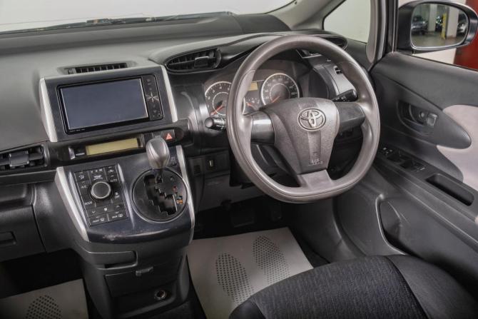 Toyota Wish II с пробегом 2010 года, цена 999 000 рублей, 270000 км, минивэн, Автокод Объявления