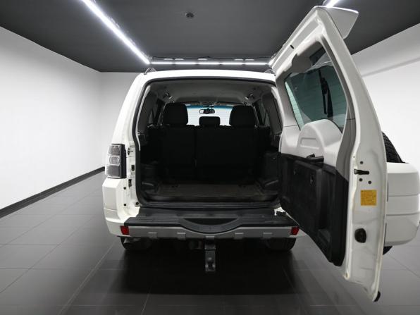 Mitsubishi Pajero IV Рестайлинг 1 с пробегом 2012 года, цена 1 895 000 рублей, 240272 км, внедорожник, Автокод Объявления