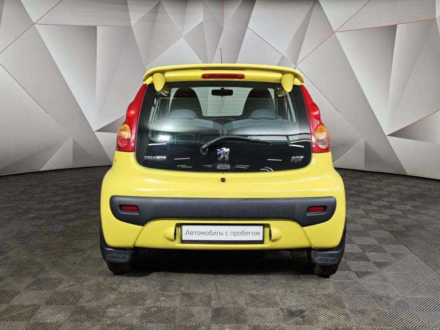 Peugeot 107 I Москва  - изображение 8