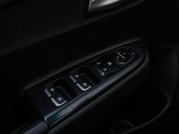 Kia Rio IV Рестайлинг с пробегом 2020 года, цена 1 320 000 рублей, 121796 км, седан, Автокод Объявления