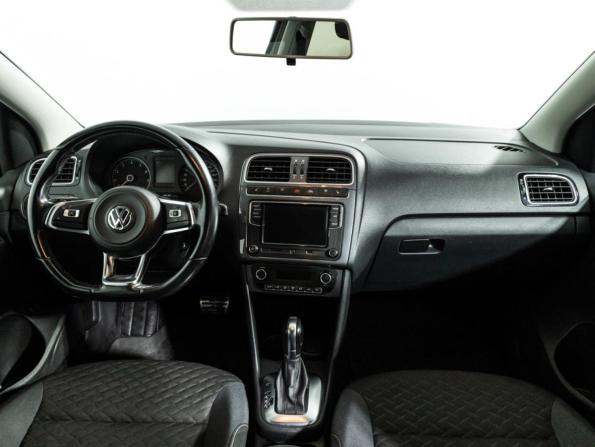 Volkswagen Polo V Рестайлинг с пробегом 2018 года, цена 1 249 700 рублей, 132684 км, седан, Автокод Объявления