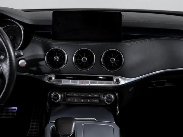 Kia Stinger I Рестайлинг с пробегом 2021 года, цена 3 349 000 рублей, 72563 км, лифтбек, Автокод Объявления