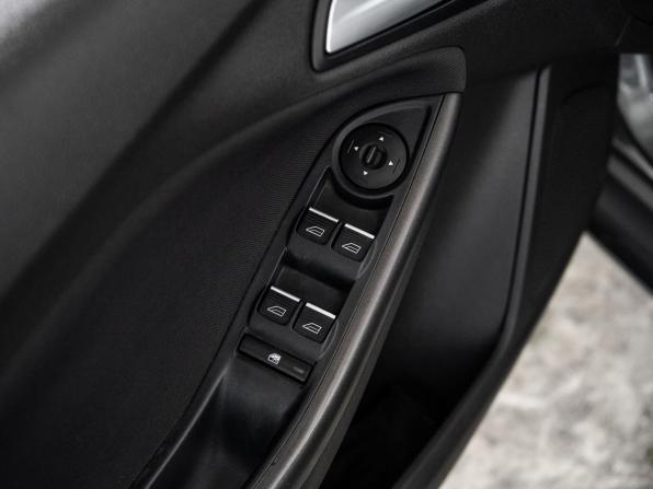 Ford Focus III Рестайлинг с пробегом 2015 года, цена 975 000 рублей, 115376 км, седан, Автокод Объявления
