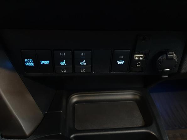 Toyota RAV4 IV (XA40) Рестайлинг с пробегом 2017 года, цена 2 850 000 рублей, 67036 км, внедорожник, Автокод Объявления