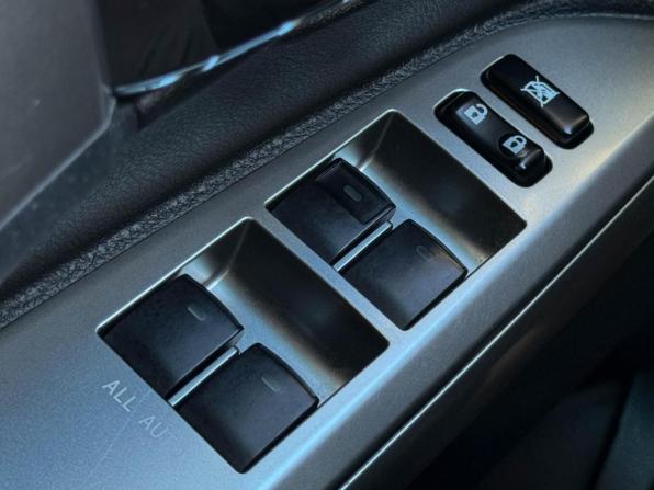 Toyota Land Cruiser 200 Series Рестайлинг 1 с пробегом 2012 года, цена 4 049 000 рублей, 140864 км, внедорожник, Автокод Объявления