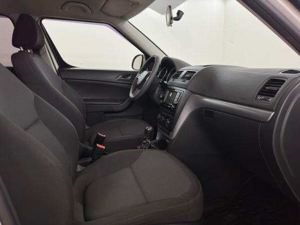 Skoda Yeti I Рестайлинг с пробегом 2018 года, цена 1 415 000 рублей, 208195 км, внедорожник, Автокод Объявления