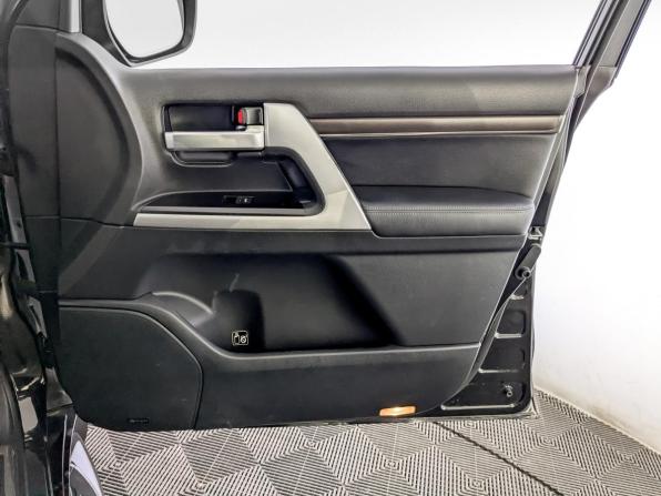 Toyota Land Cruiser 200 Series Рестайлинг 2 с пробегом 2016 года, цена 5 880 000 рублей, 107558 км, внедорожник, Автокод Объявления