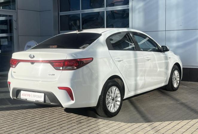 Kia Rio IV с пробегом 2018 года, цена 1 380 000 рублей, 68159 км, седан, Автокод Объявления