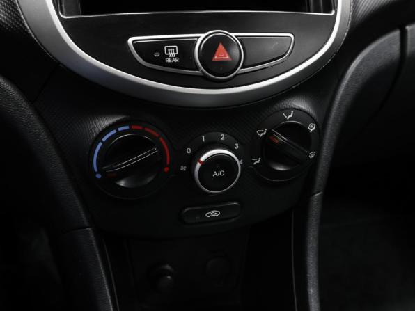 Hyundai Solaris I с пробегом 2012 года, цена 619 000 рублей, 266000 км, седан, Автокод Объявления