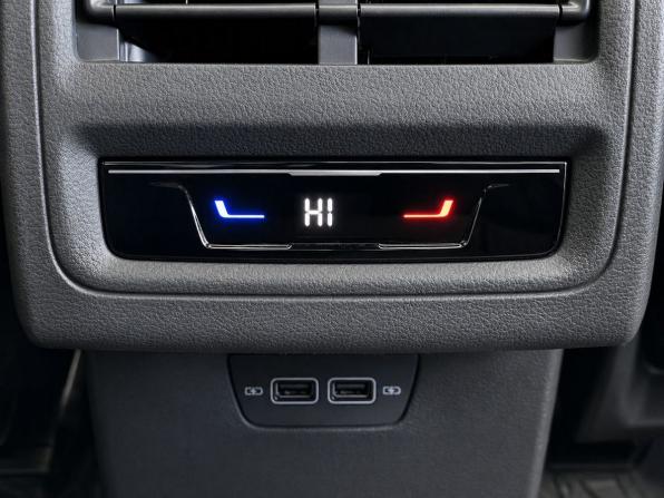 Volkswagen Golf VIII с пробегом 2022 года, цена 2 037 000 рублей, 34000 км, хэтчбек, Автокод Объявления