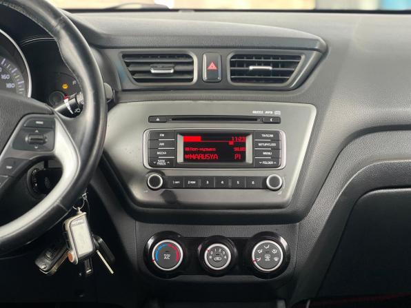 Kia Rio III Рестайлинг с пробегом 2016 года, цена 899 000 рублей, 202000 км, седан, Автокод Объявления