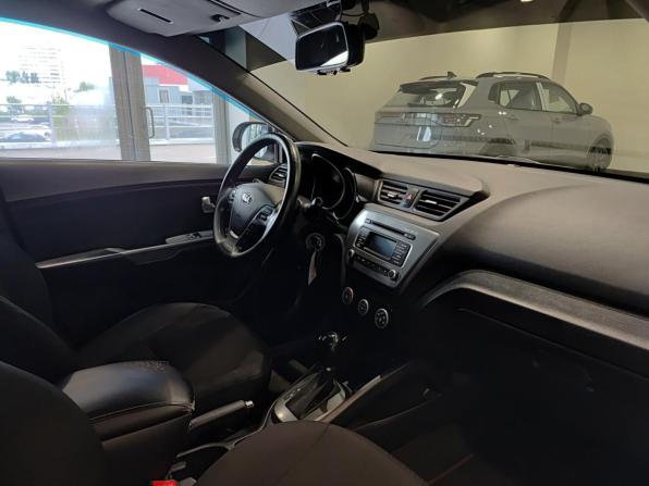 Kia Rio III Рестайлинг с пробегом 2017 года, цена 1 070 000 рублей, 103571 км, седан, Автокод Объявления