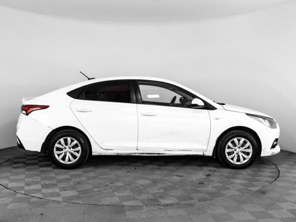 Hyundai Solaris II с пробегом 2018 года, цена 675 000 рублей, 492278 км, седан, Автокод Объявления