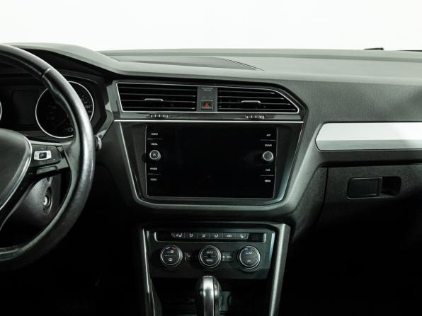 Volkswagen Tiguan II с пробегом 2018 года, цена 1 999 900 рублей, 129934 км, внедорожник, Автокод Объявления