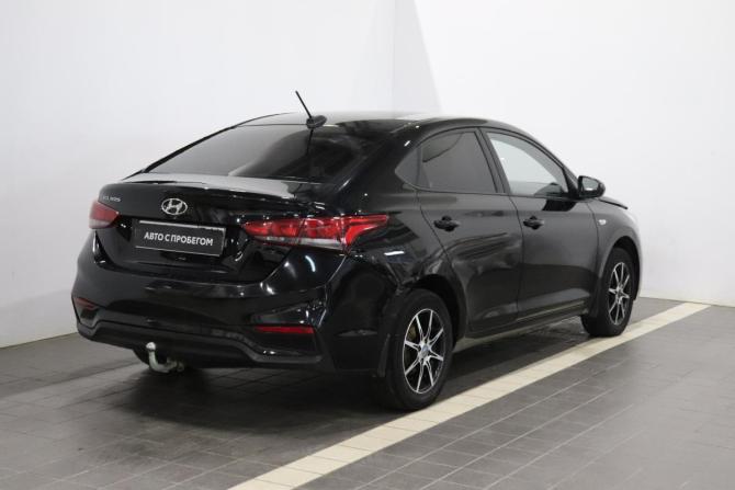Hyundai Solaris II с пробегом 2018 года, цена 968 000 рублей, 160448 км, седан, Автокод Объявления