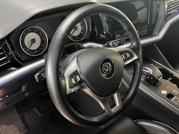 Volkswagen Touareg III с пробегом 2020 года, цена 4 599 000 рублей, 93882 км, внедорожник, Автокод Объявления