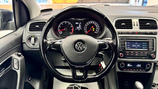 Volkswagen Polo V Рестайлинг с пробегом 2015 года, цена 885 000 рублей, 126474 км, седан, Автокод Объявления