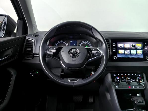 Skoda Karoq I с пробегом 2021 года, цена 2 373 000 рублей, 41987 км, внедорожник, Автокод Объявления