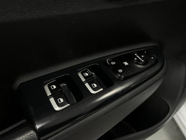 Kia Rio IV Рестайлинг с пробегом 2021 года, цена 1 230 000 рублей, 160988 км, седан, Автокод Объявления