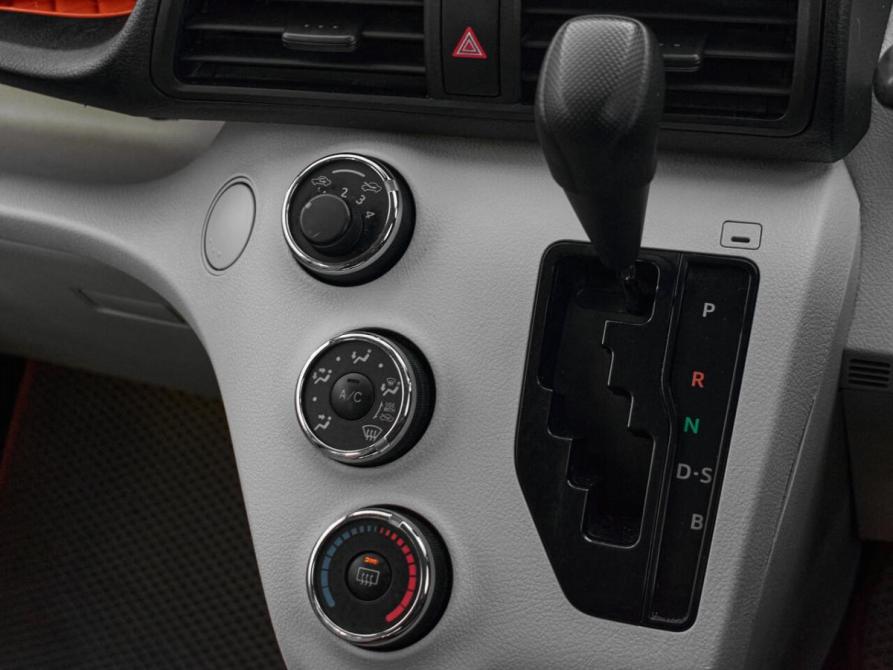 Toyota Sienta II Екатеринбург  - изображение 18