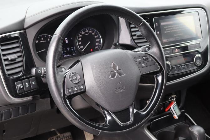 Mitsubishi Outlander III Рестайлинг 3 с пробегом 2020 года, цена 2 349 000 рублей, 78000 км, внедорожник, Автокод Объявления