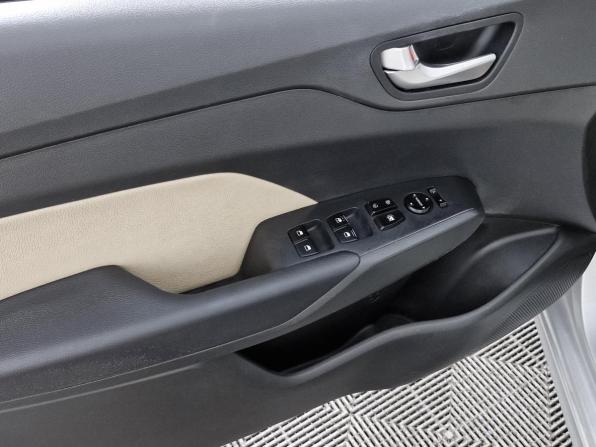 Hyundai Solaris II Рестайлинг с пробегом 2021 года, цена 1 259 000 рублей, 215264 км, седан, Автокод Объявления