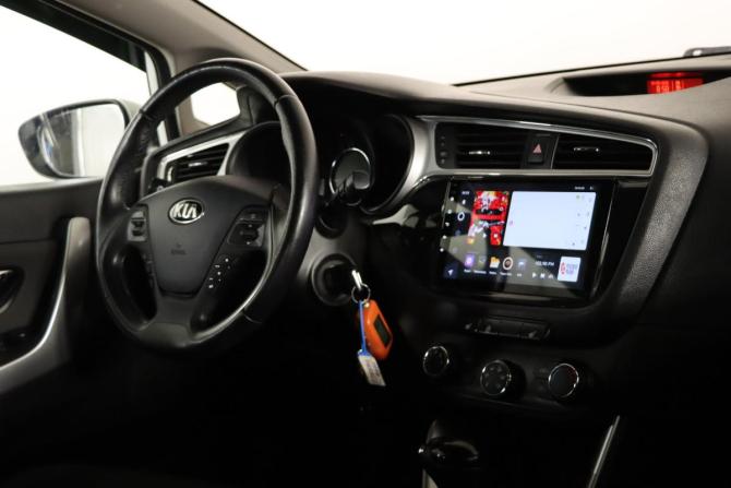 Kia Ceed II Рестайлинг с пробегом 2018 года, цена 1 599 990 рублей, 74670 км, хэтчбек, Автокод Объявления