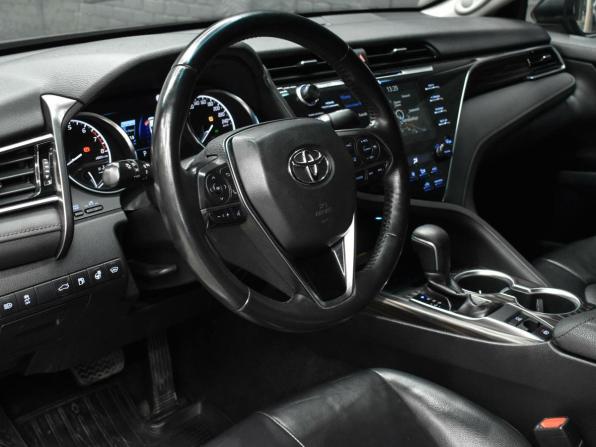 Toyota Camry VIII (XV70) с пробегом 2019 года, цена 2 435 000 рублей, 191695 км, седан, Автокод Объявления