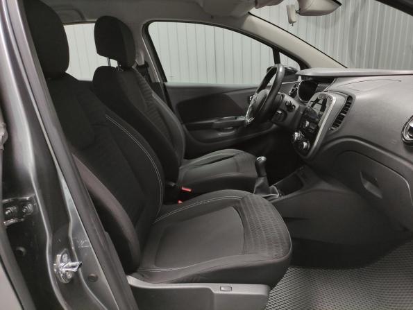 Renault Kaptur I с пробегом 2018 года, цена 1 250 000 рублей, 134000 км, внедорожник, Автокод Объявления