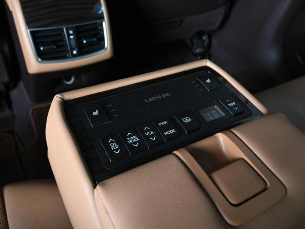 Lexus ES VI Рестайлинг с пробегом 2016 года, цена 2 999 000 рублей, 117939 км, седан, Автокод Объявления