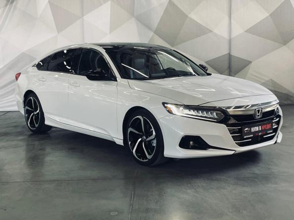 Honda Accord X Рестайлинг с пробегом 2021 года, цена 2 351 000 рублей, 79980 км, седан, Автокод Объявления