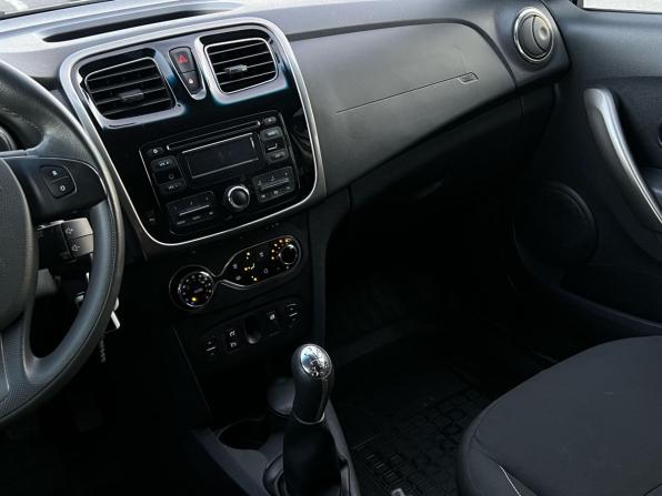 Renault Sandero II с пробегом 2015 года, цена 950 000 рублей, 56729 км, хэтчбек, Автокод Объявления