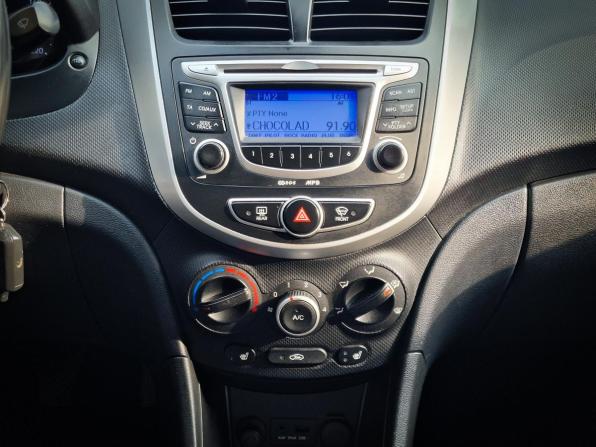 Hyundai Solaris I с пробегом 2013 года, цена 699 900 рублей, 211000 км, седан, Автокод Объявления