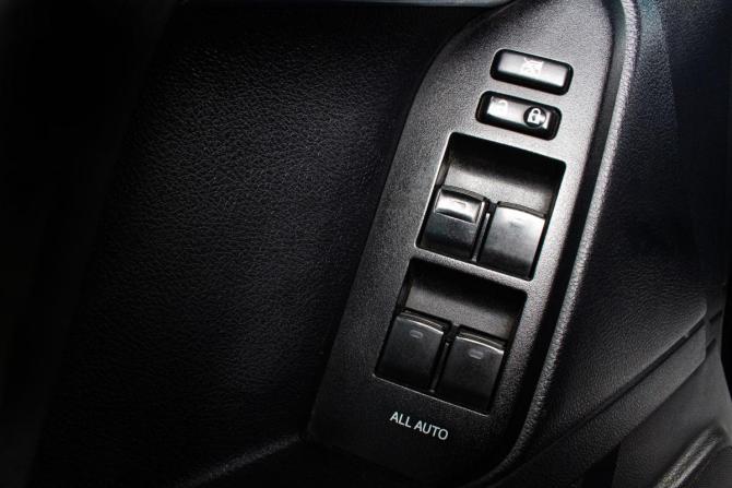 Toyota Land Cruiser Prado 150 Series Рестайлинг 1 с пробегом 2015 года, цена 3 059 000 рублей, 207500 км, внедорожник, Автокод Объявления