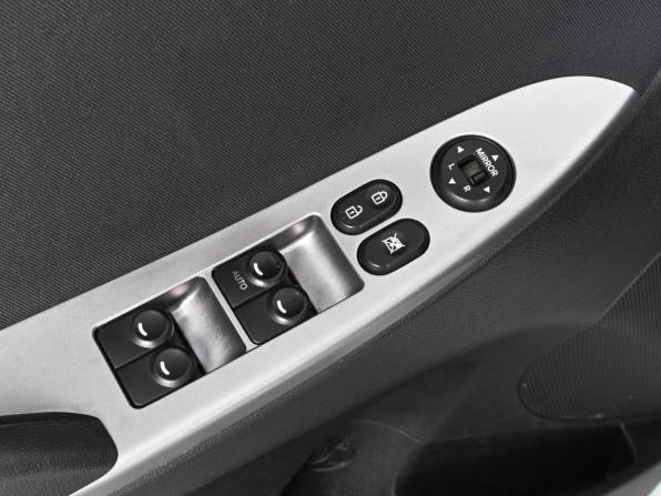 Hyundai Solaris I Рестайлинг с пробегом 2015 года, цена 1 099 000 рублей, 159067 км, седан, Автокод Объявления