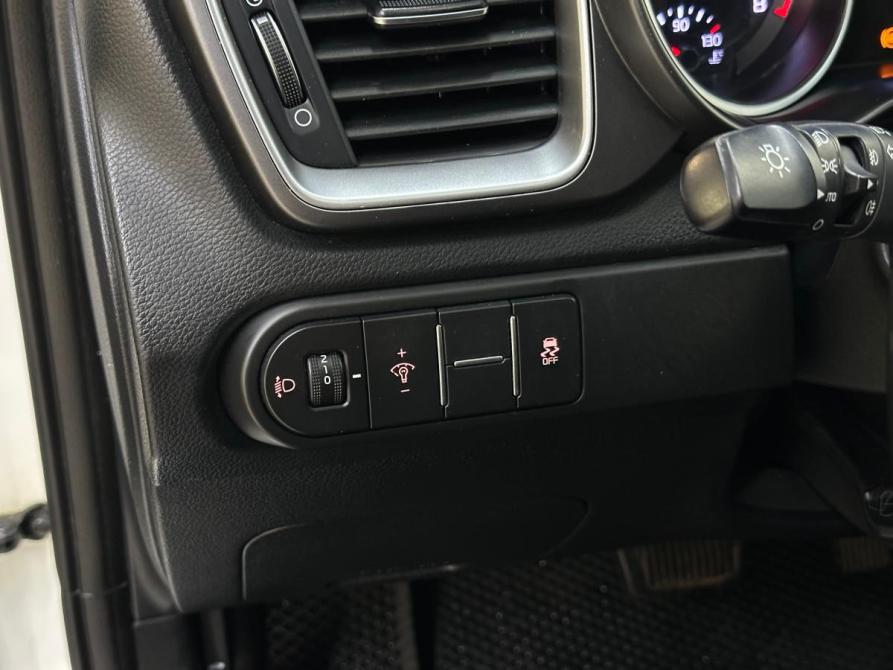 Kia Ceed III Санкт-Петербург  - изображение 12