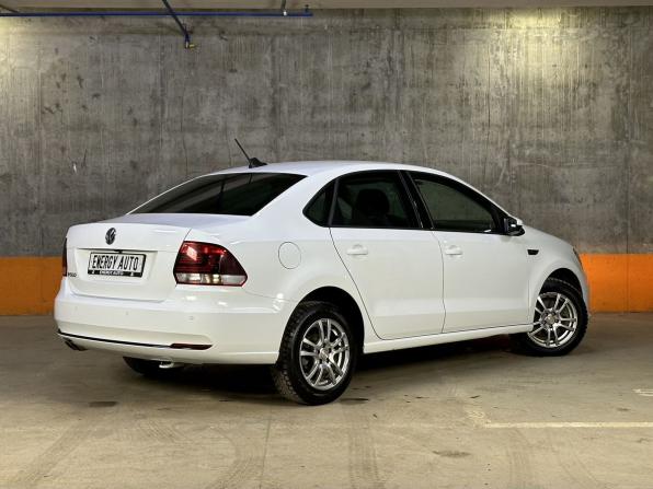 Volkswagen Polo V Рестайлинг с пробегом 2018 года, цена 1 399 000 рублей, 77227 км, седан, Автокод Объявления