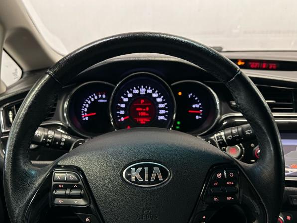 Kia Ceed II Рестайлинг с пробегом 2018 года, цена 1 430 000 рублей, 113274 км, хэтчбек, Автокод Объявления