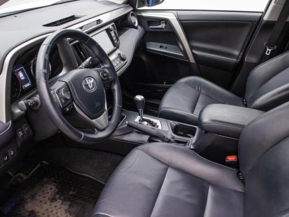 Toyota RAV4 IV (XA40) Рестайлинг с пробегом 2017 года, цена 2 295 000 рублей, 166663 км, внедорожник, Автокод Объявления