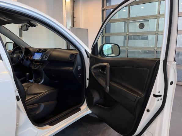 Toyota RAV4 III (XA30) Рестайлинг с пробегом 2010 года, цена 1 365 000 рублей, 181353 км, внедорожник, Автокод Объявления