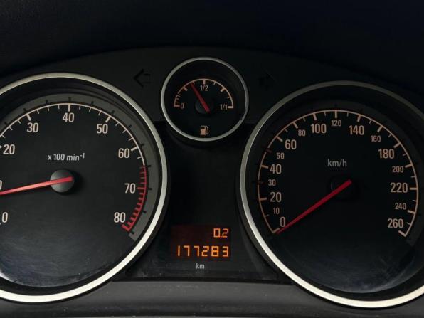 Opel Astra J Рестайлинг с пробегом 2014 года, цена 707 000 рублей, 177079 км, седан, Автокод Объявления