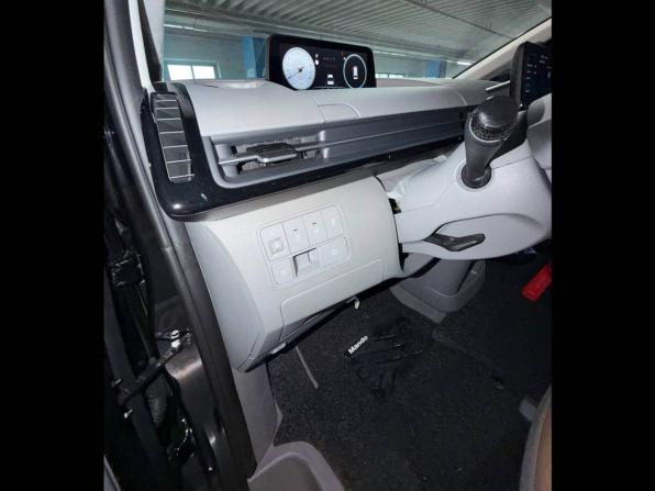 Hyundai Staria I с пробегом 2025 года, цена 8 990 000 рублей, 4500 км, минивэн, Автокод Объявления