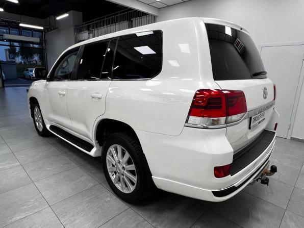 Toyota Land Cruiser 200 Series Рестайлинг 2 с пробегом 2018 года, цена 5 880 000 рублей, 190000 км, внедорожник, Автокод Объявления