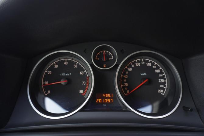 Opel Astra H Рестайлинг с пробегом 2014 года, цена 670 000 рублей, 201095 км, седан, Автокод Объявления