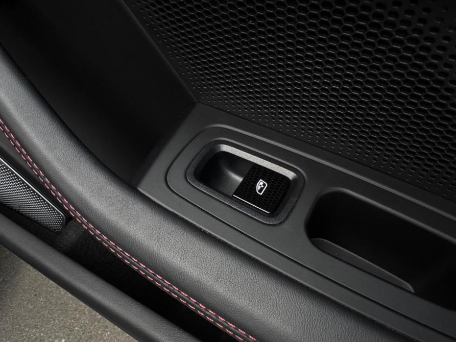 Porsche Taycan I Иркутск  - изображение 33