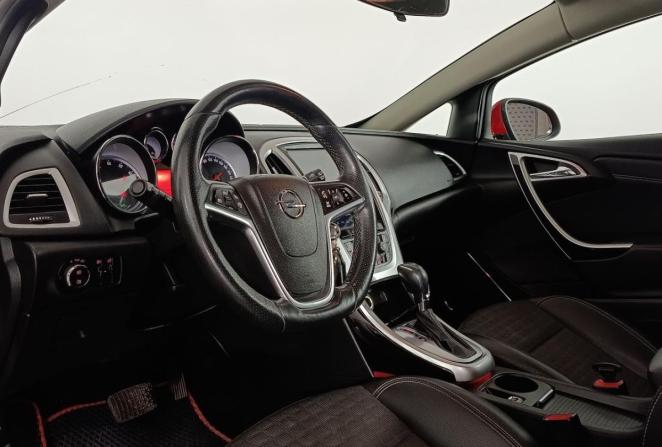 Opel Astra J Рестайлинг с пробегом 2014 года, цена 840 000 рублей, 239102 км, хэтчбек, Автокод Объявления